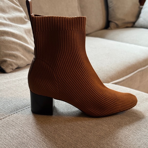 Everlane The Glove Boots In Toffee - Picture 4 of 7
